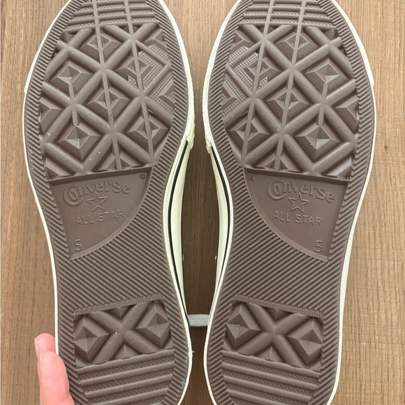 Converse brown Sneakers | women’s size 7 - Picture 4 of 6